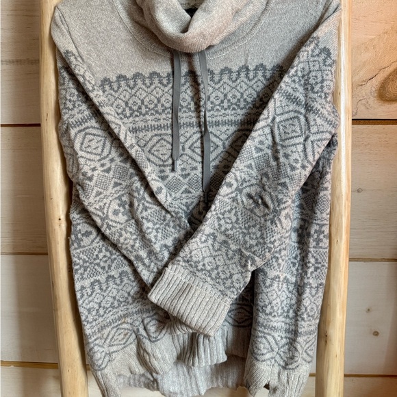 Eddie Bauer Sweaters - Eddie Bauer Gray Geometric Women's Cowl Neck Sweater